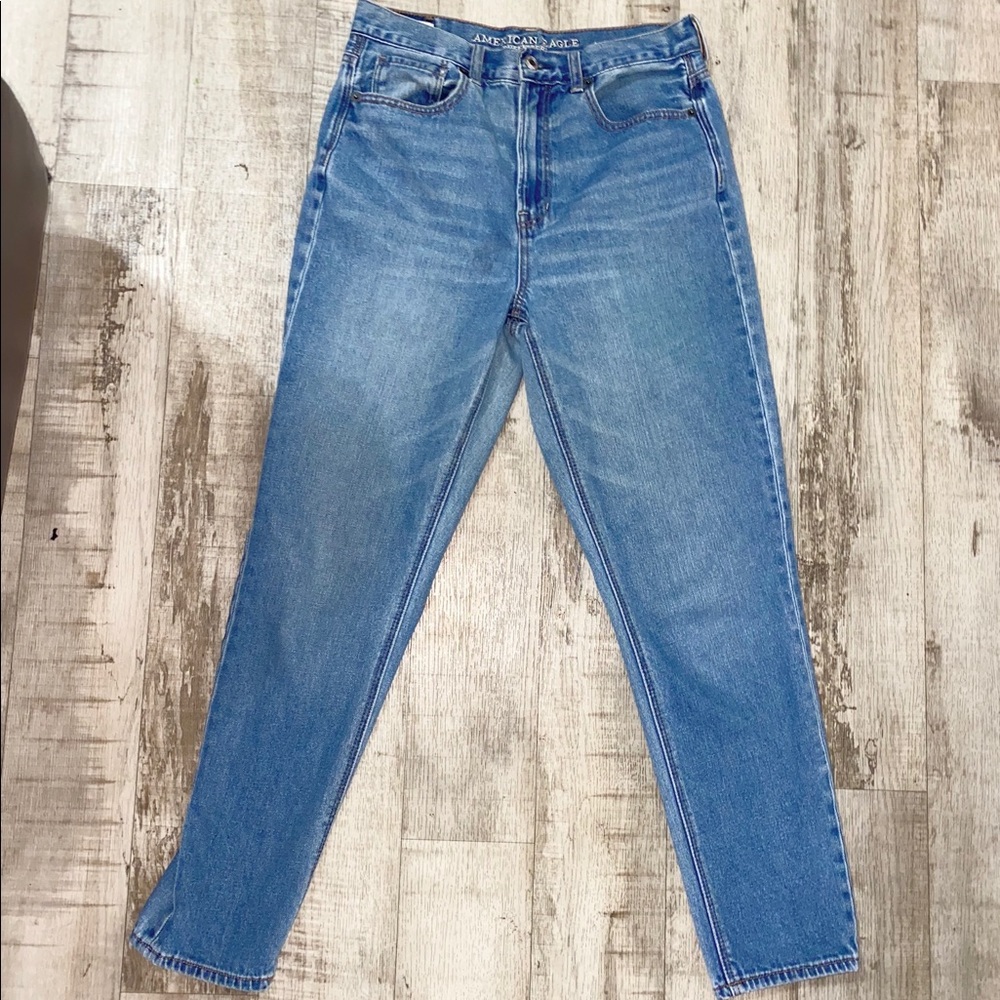 American eagle MOM jeans